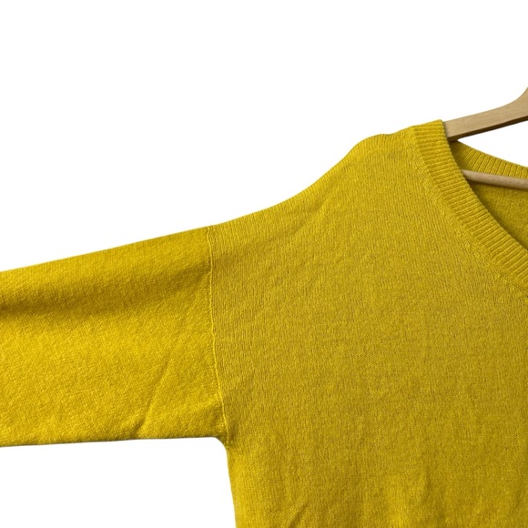 Cuyana Yellow V Neck Wool Cashmere Boxy Fit Sweater Size Large - Picture 3 of 7
